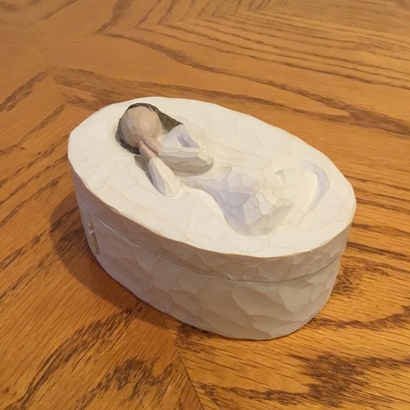 Willow Tree “Angel of Prayer” Prayer/Keepsake Box - Picture 9 of 10